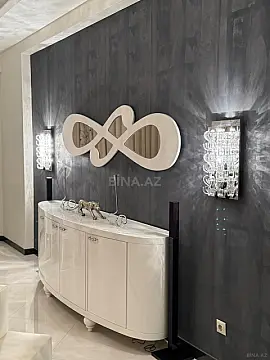 Satılır 3 otaqlı mənzil 130 m²