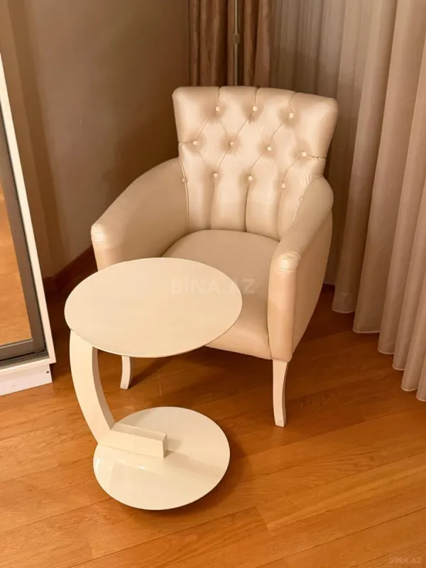 Satılır 3 otaqlı mənzil 130 m²