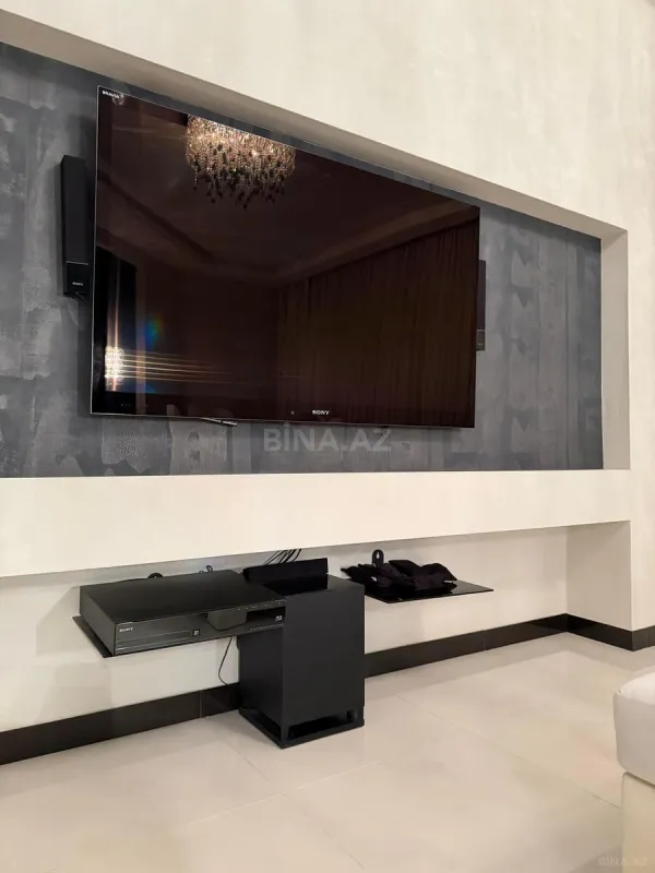 Satılır 3 otaqlı mənzil 130 m²