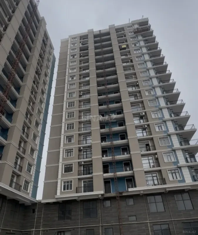 Satılır 4 otaqlı mənzil 181.2 m²