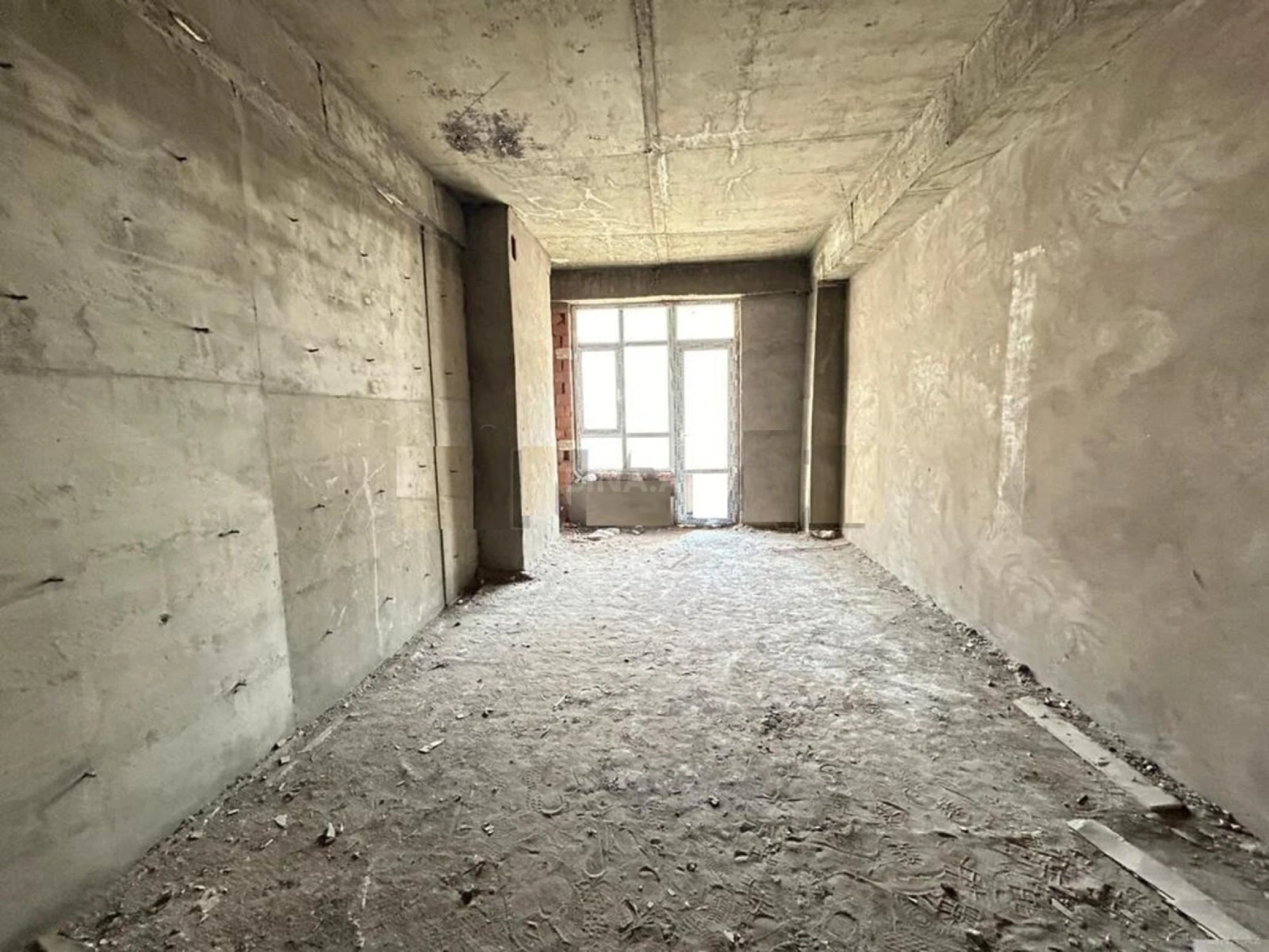 Satılır 3 otaqlı mənzil 118 m²