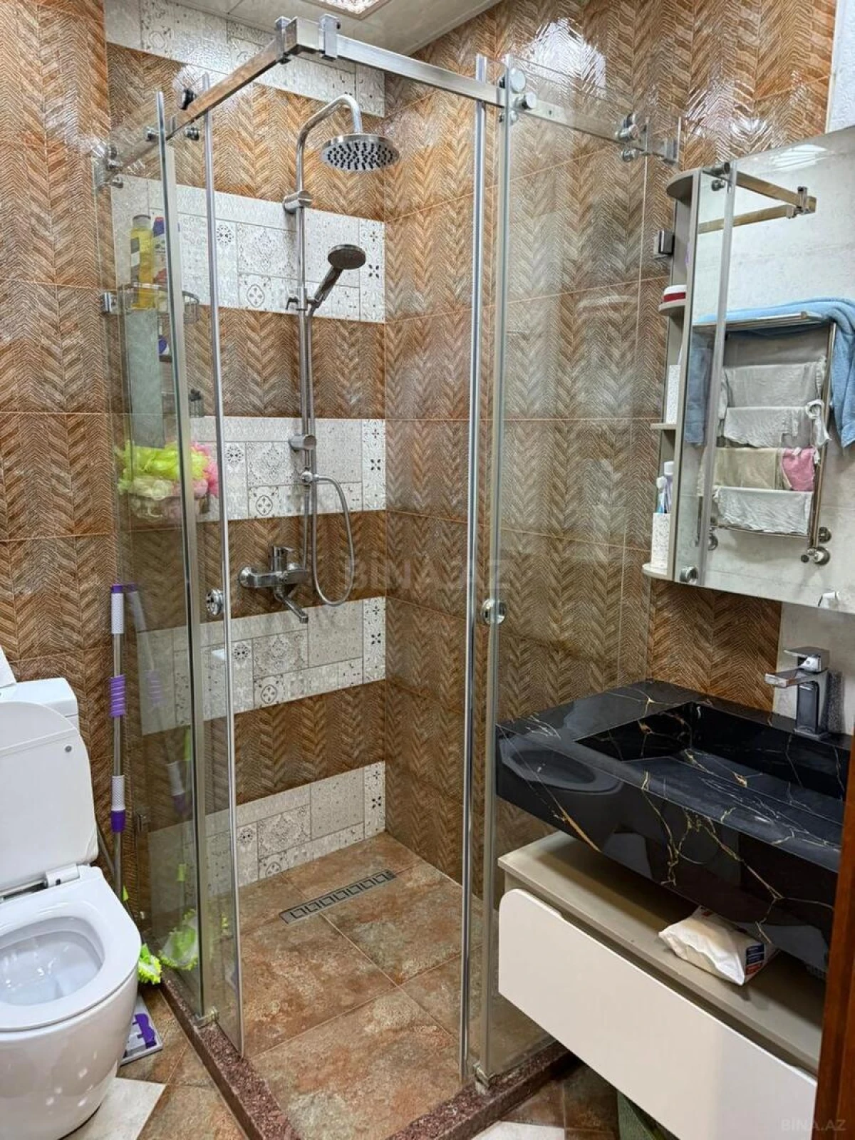 Satılır 4 otaqlı mənzil 162 m²