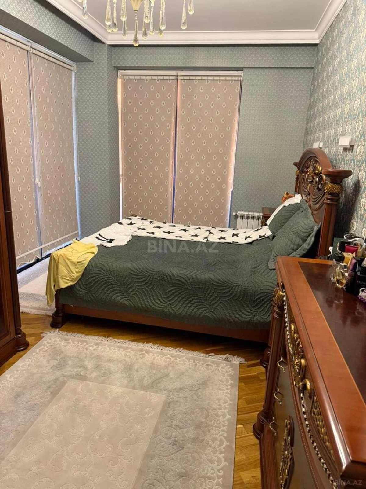 Satılır 4 otaqlı mənzil 162 m²