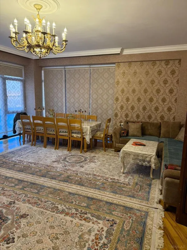 Satılır 4 otaqlı mənzil 162 m²