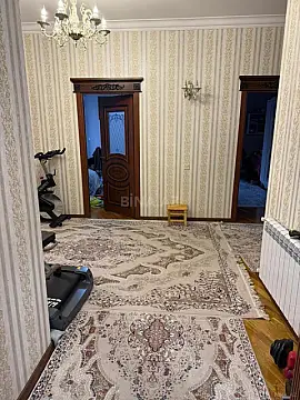 Satılır 4 otaqlı mənzil 162 m²