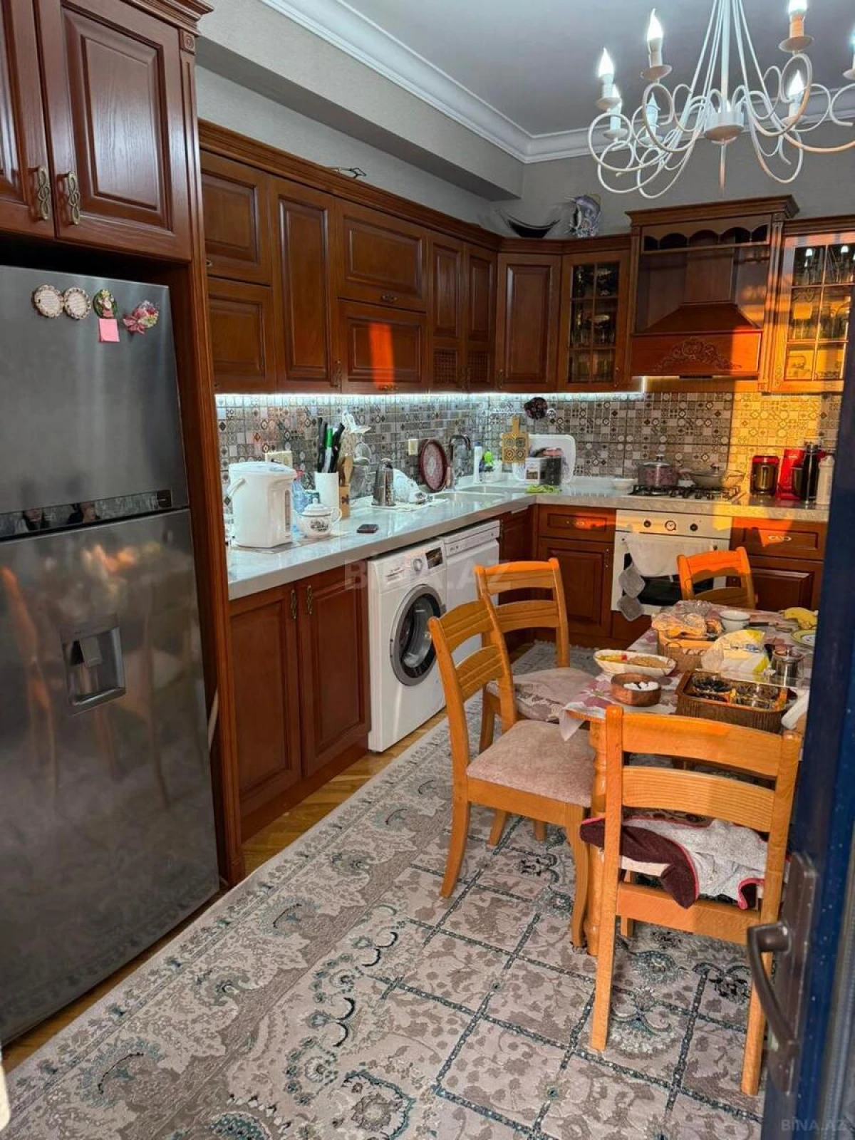Satılır 4 otaqlı mənzil 162 m²