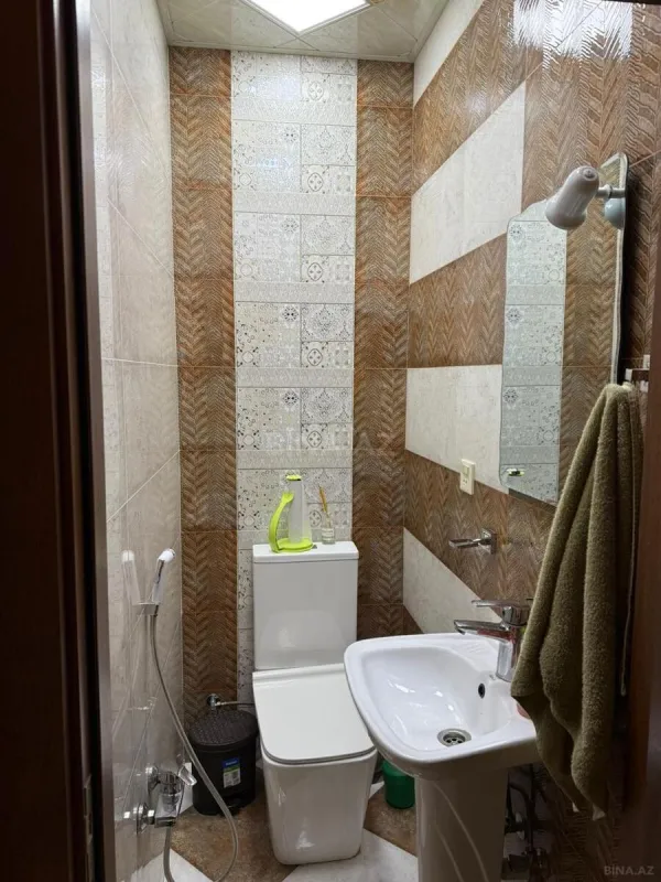 Satılır 4 otaqlı mənzil 162 m²