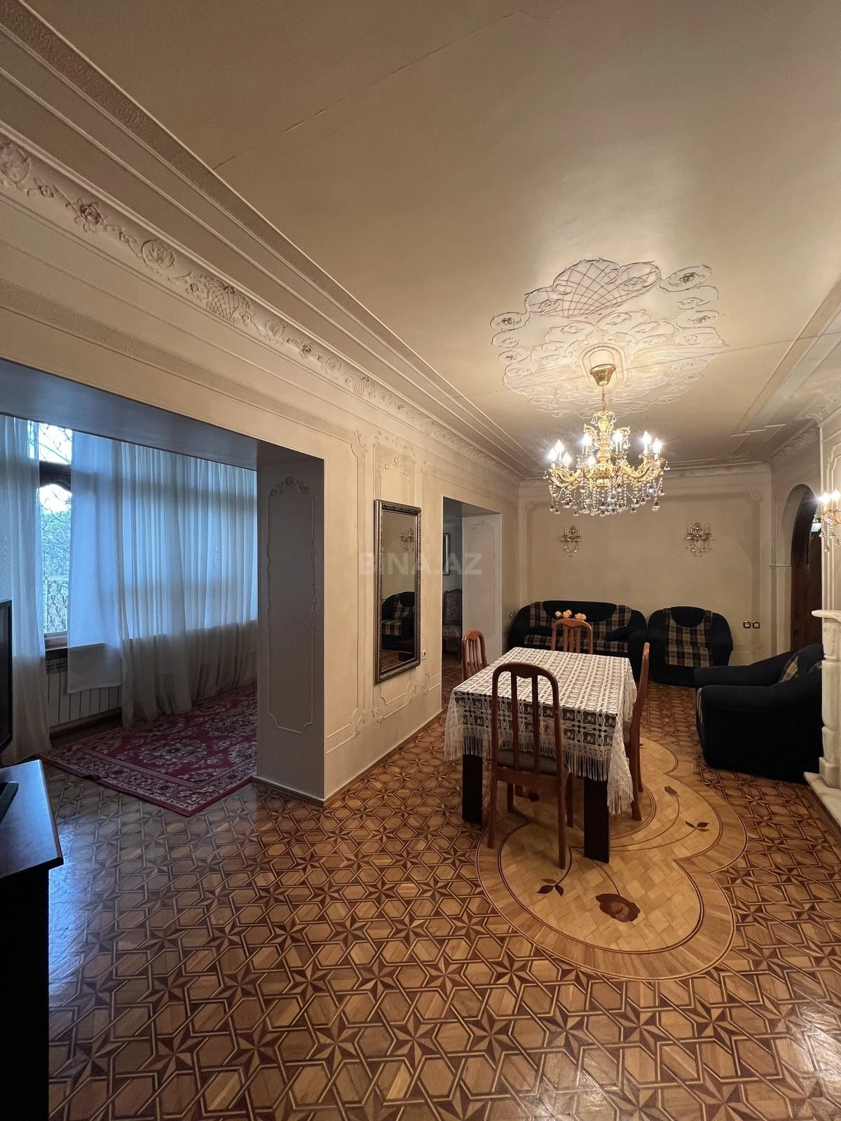 Kirayə verilir 4 otaqlı mənzil 150 m²