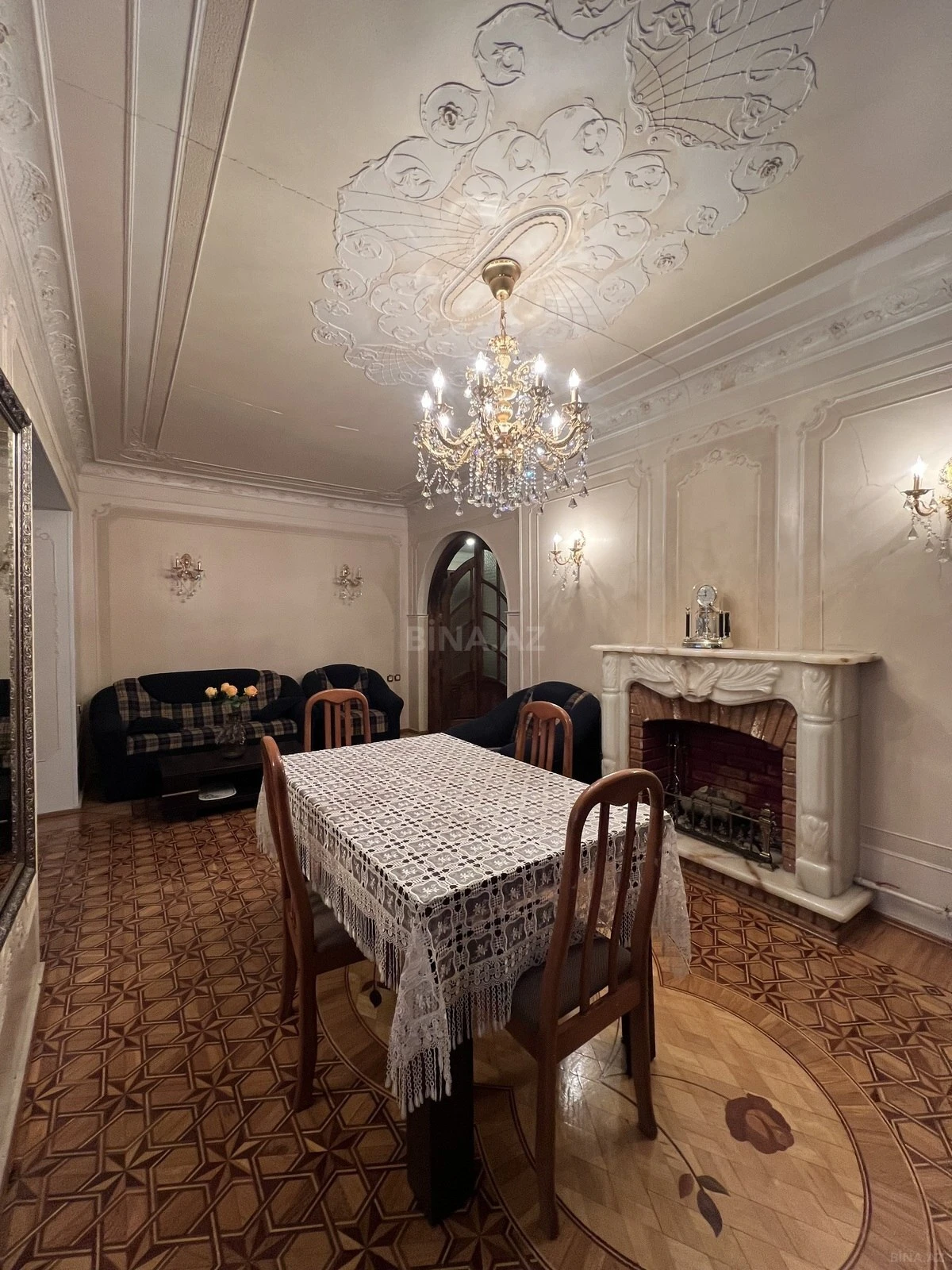 Kirayə verilir 4 otaqlı mənzil 150 m²