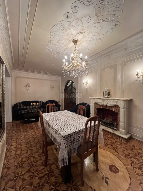 Kirayə verilir 4 otaqlı mənzil 150 m²