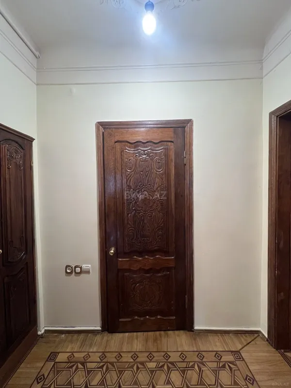 Kirayə verilir 4 otaqlı mənzil 150 m²