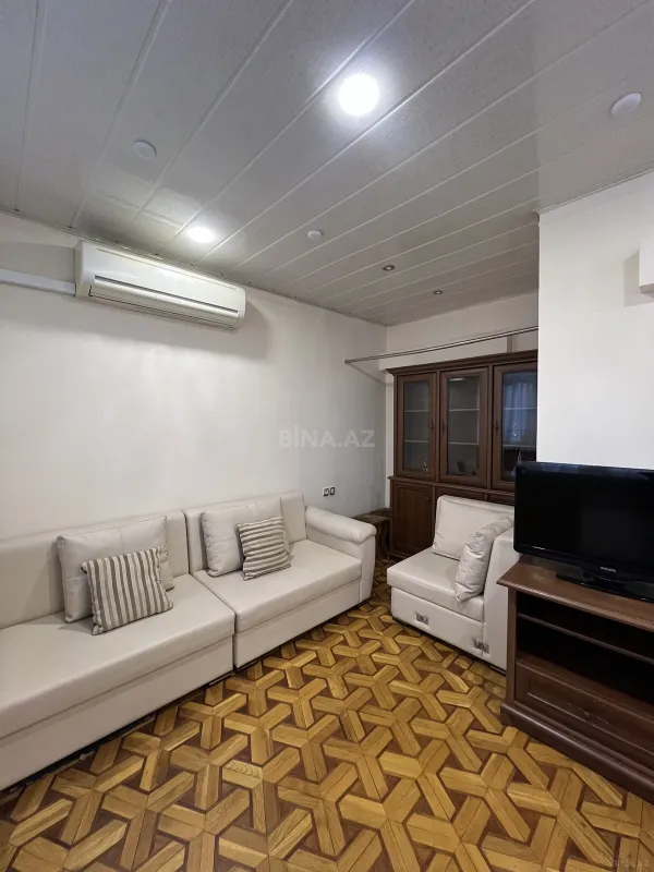 Kirayə verilir 4 otaqlı mənzil 150 m²