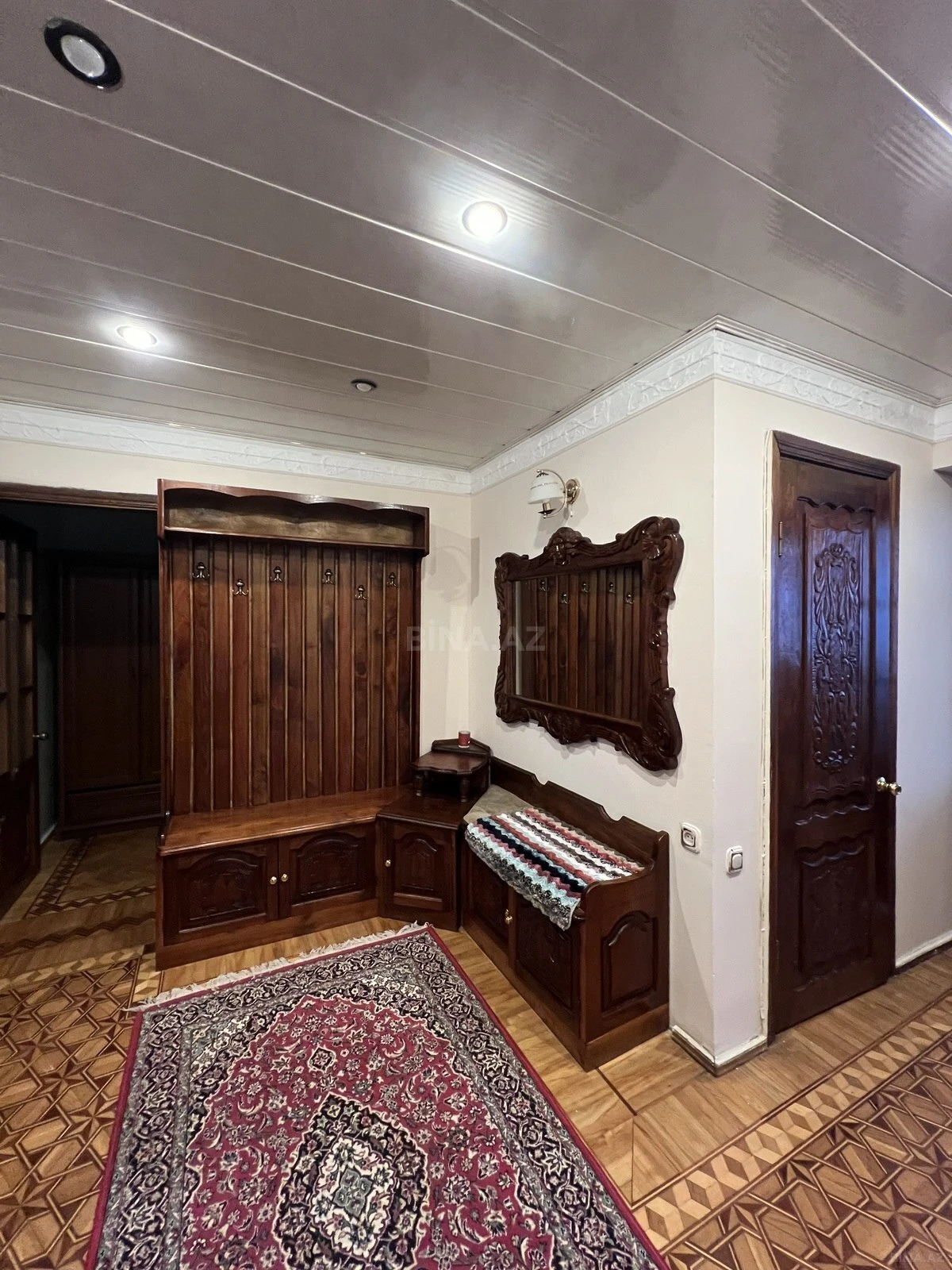 Kirayə verilir 4 otaqlı mənzil 150 m²