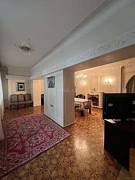 Kirayə verilir 4 otaqlı mənzil 150 m²