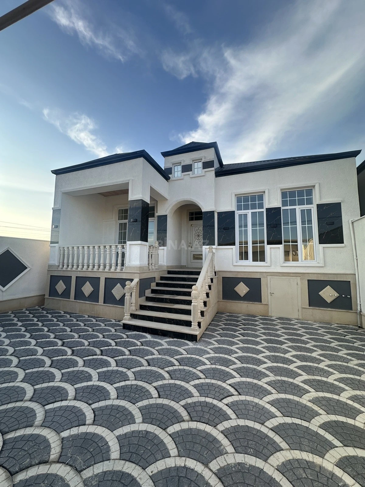 Satılır 4 otaqlı həyət evi 135 m²