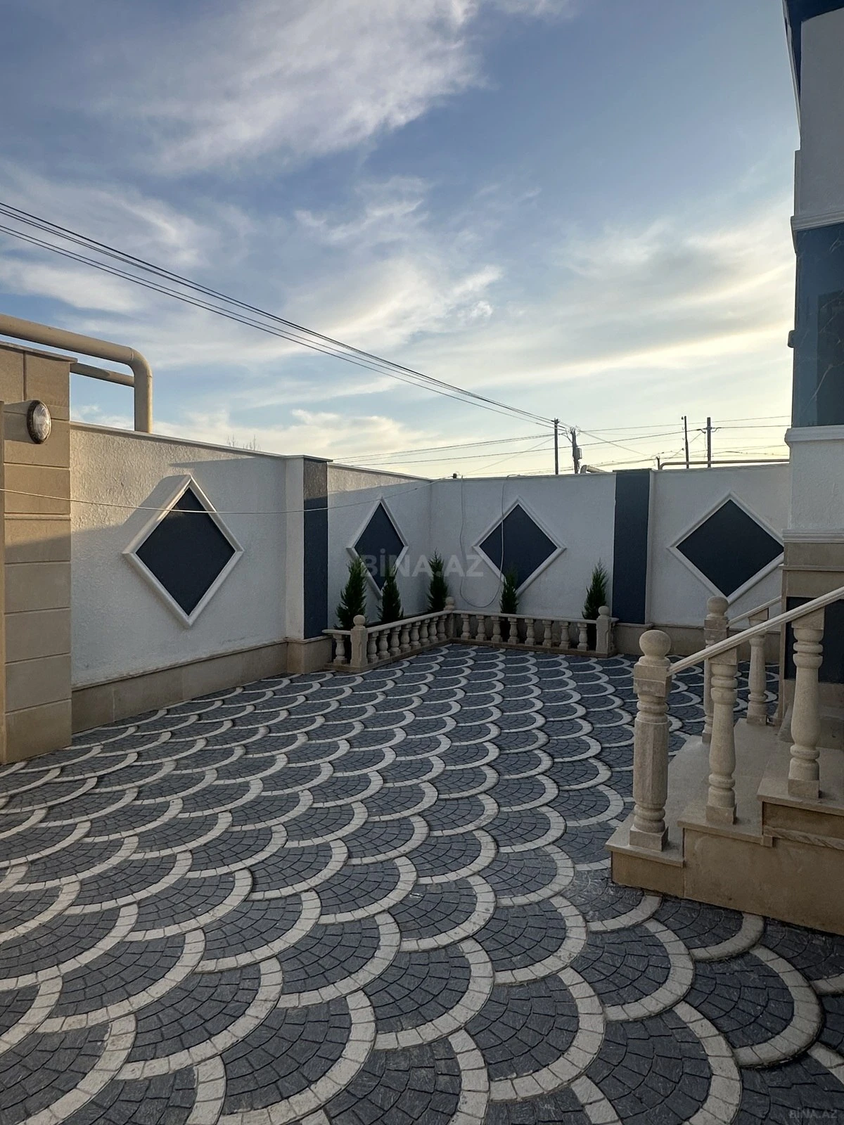 Satılır 4 otaqlı həyət evi 135 m²