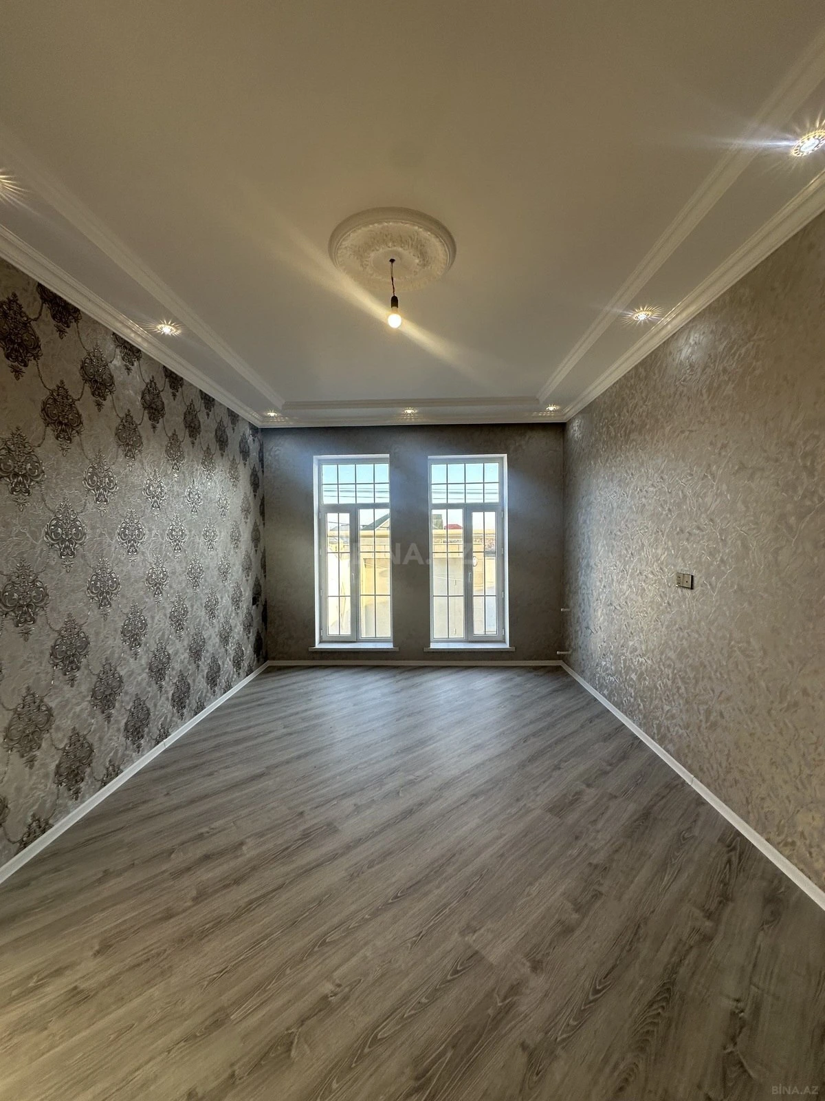 Satılır 4 otaqlı həyət evi 135 m²
