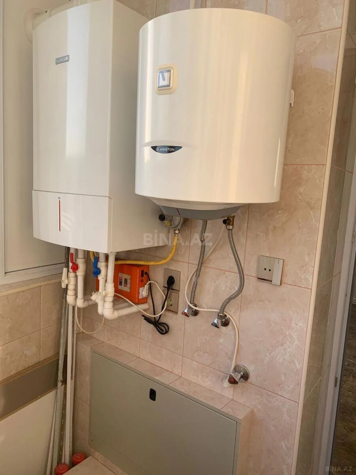 Satılır 4 otaqlı mənzil 140 m²