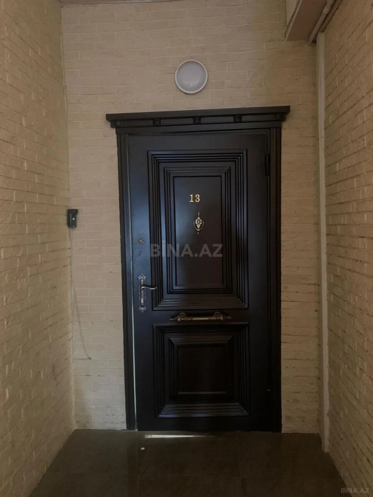 Satılır 4 otaqlı mənzil 140 m²