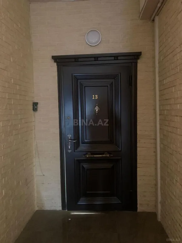 Satılır 4 otaqlı mənzil 140 m²