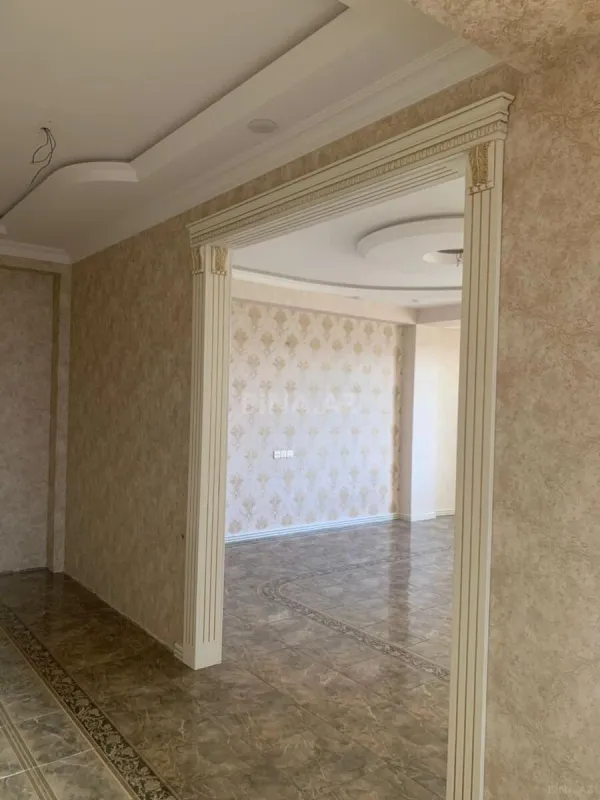 Satılır 4 otaqlı mənzil 140 m²