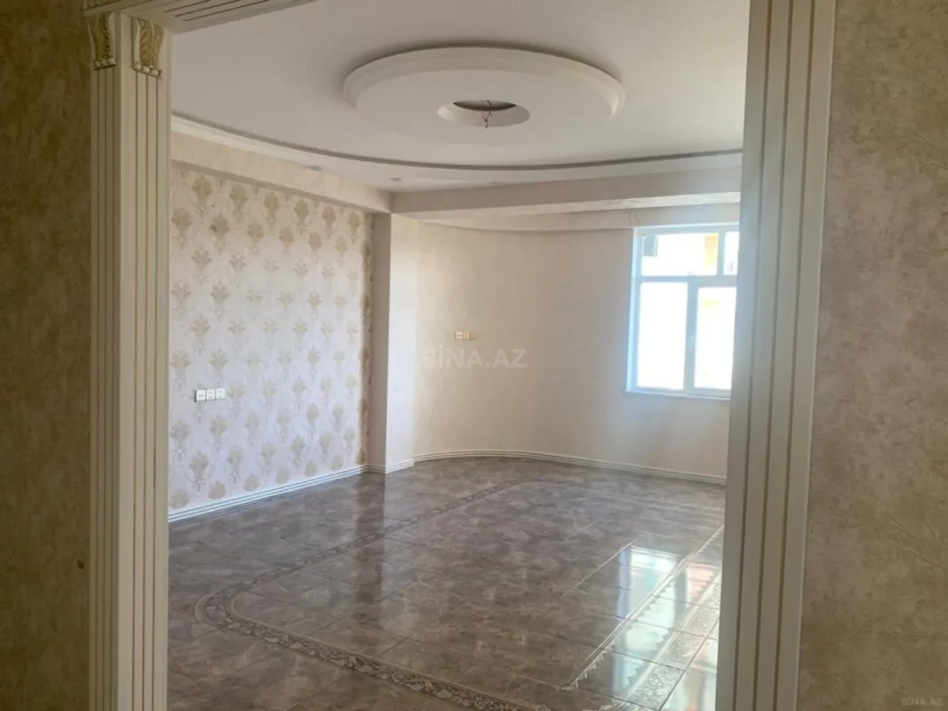 Satılır 4 otaqlı mənzil 140 m²