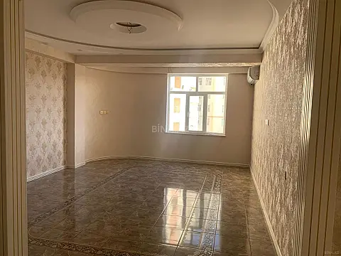 Satılır 4 otaqlı mənzil 140 m²