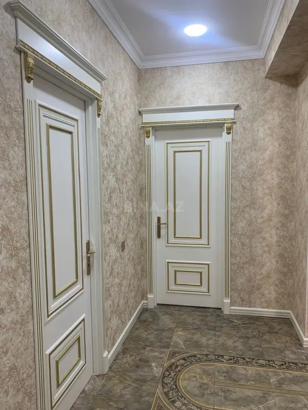 Satılır 4 otaqlı mənzil 140 m²