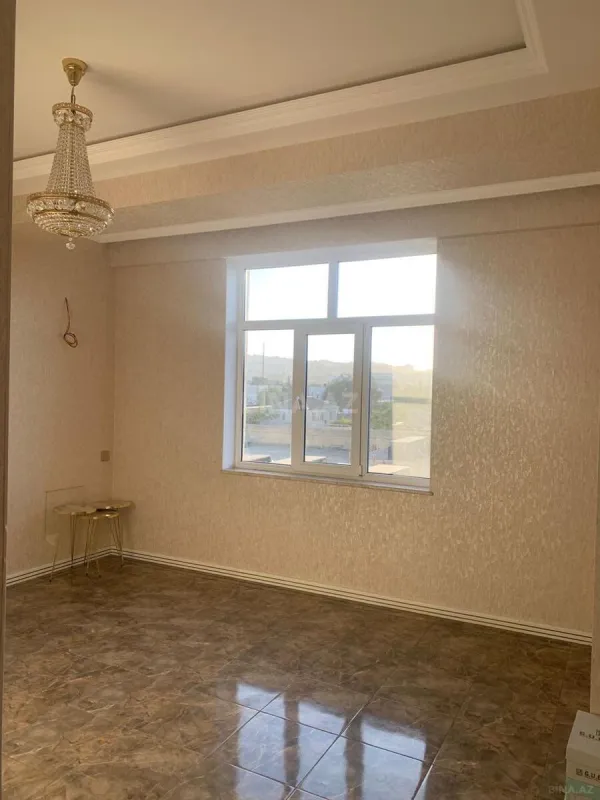 Satılır 4 otaqlı mənzil 140 m²