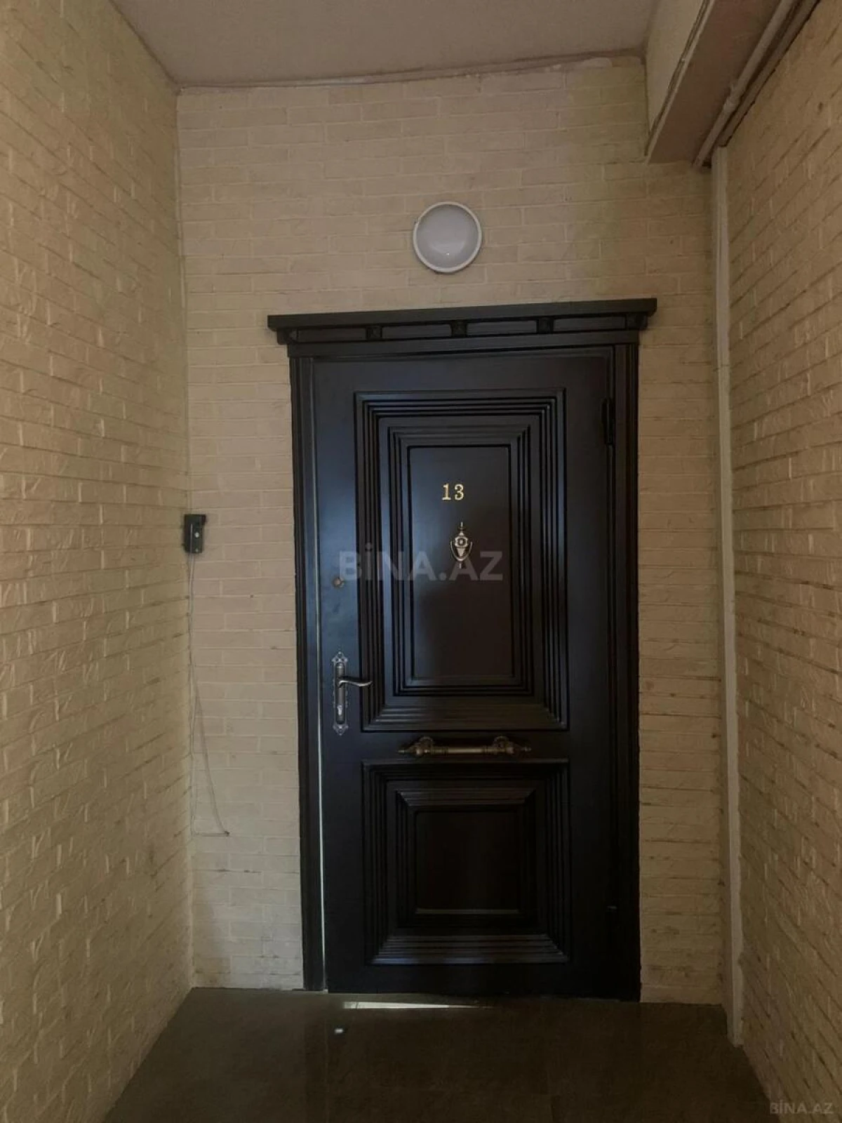 Satılır 4 otaqlı mənzil 140 m²