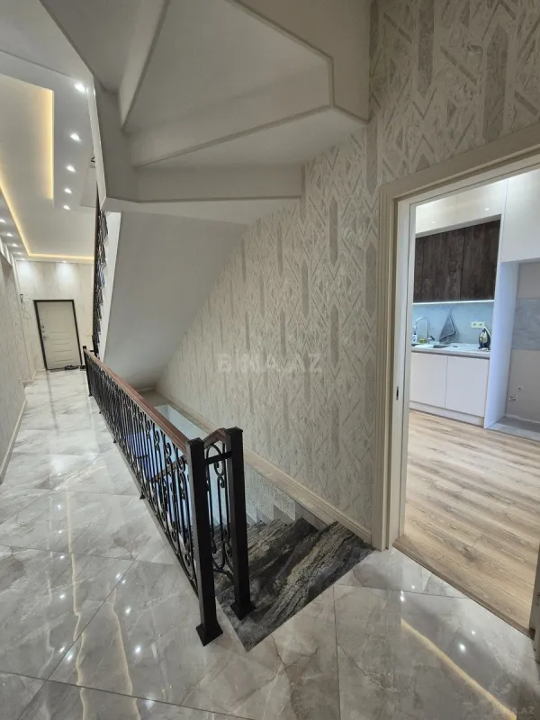 Satılır 7 otaqlı həyət evi 285 m²