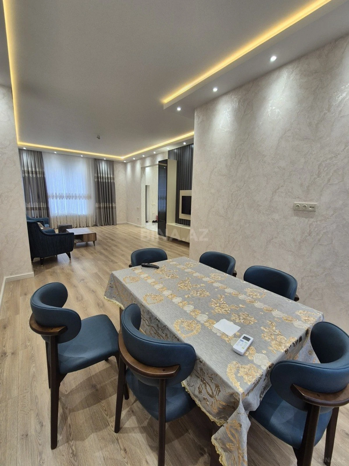 Satılır 7 otaqlı həyət evi 285 m²