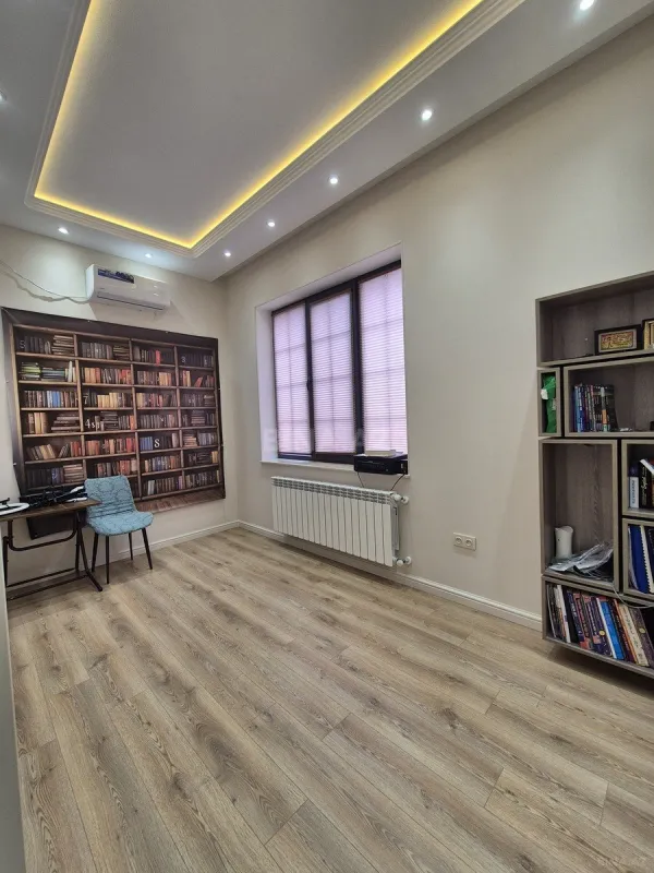 Satılır 7 otaqlı həyət evi 285 m²