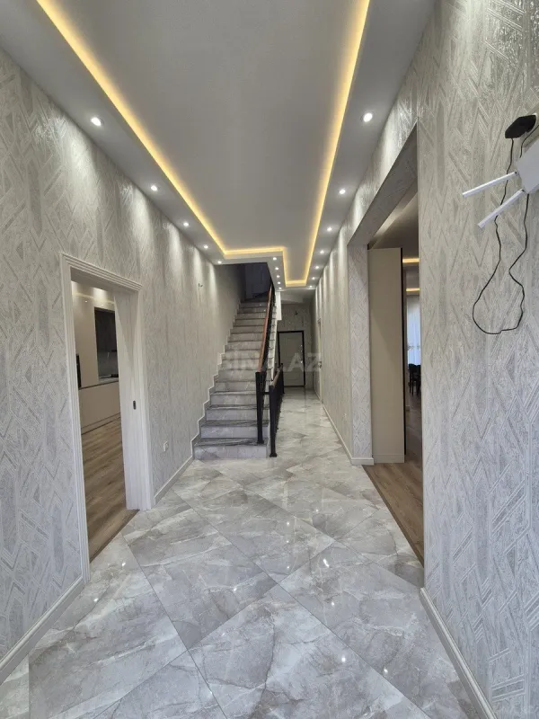 Satılır 7 otaqlı həyət evi 285 m²