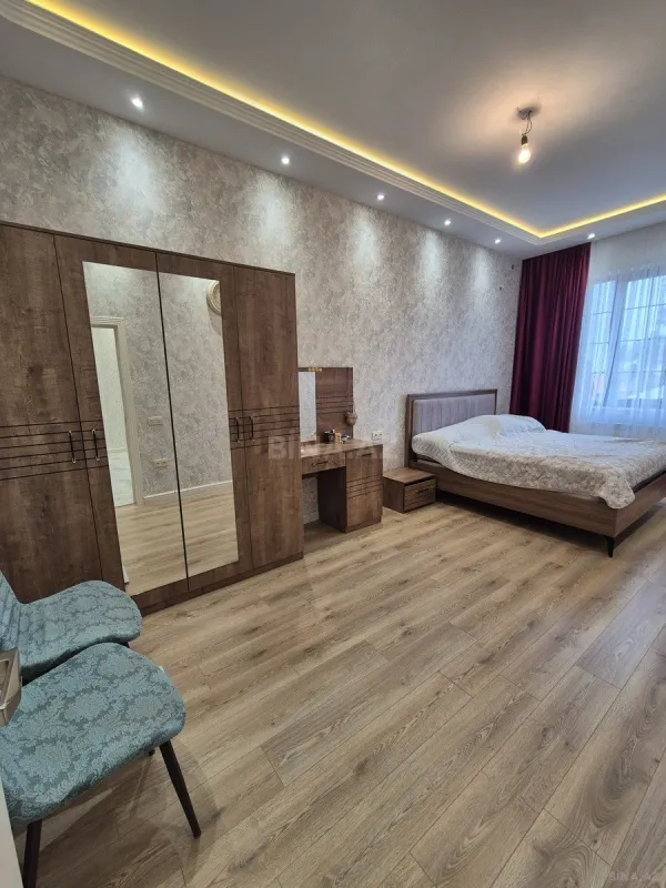 Satılır 7 otaqlı həyət evi 285 m²