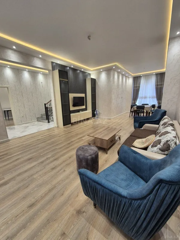 Satılır 7 otaqlı həyət evi 285 m²