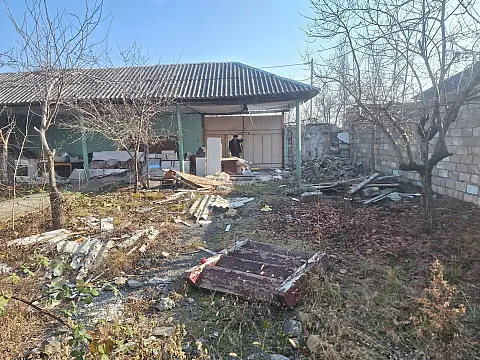 Satılır torpaq sahəsi 4 m²