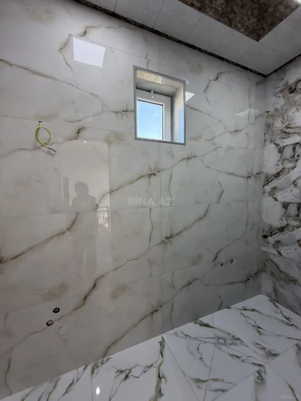 Satılır 5 otaqlı həyət evi 210 m²