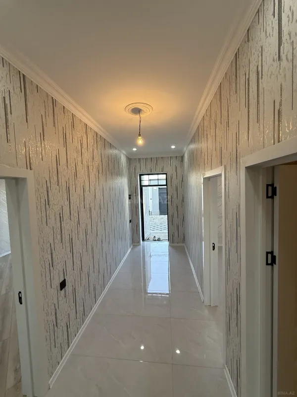 Satılır 5 otaqlı həyət evi 210 m²