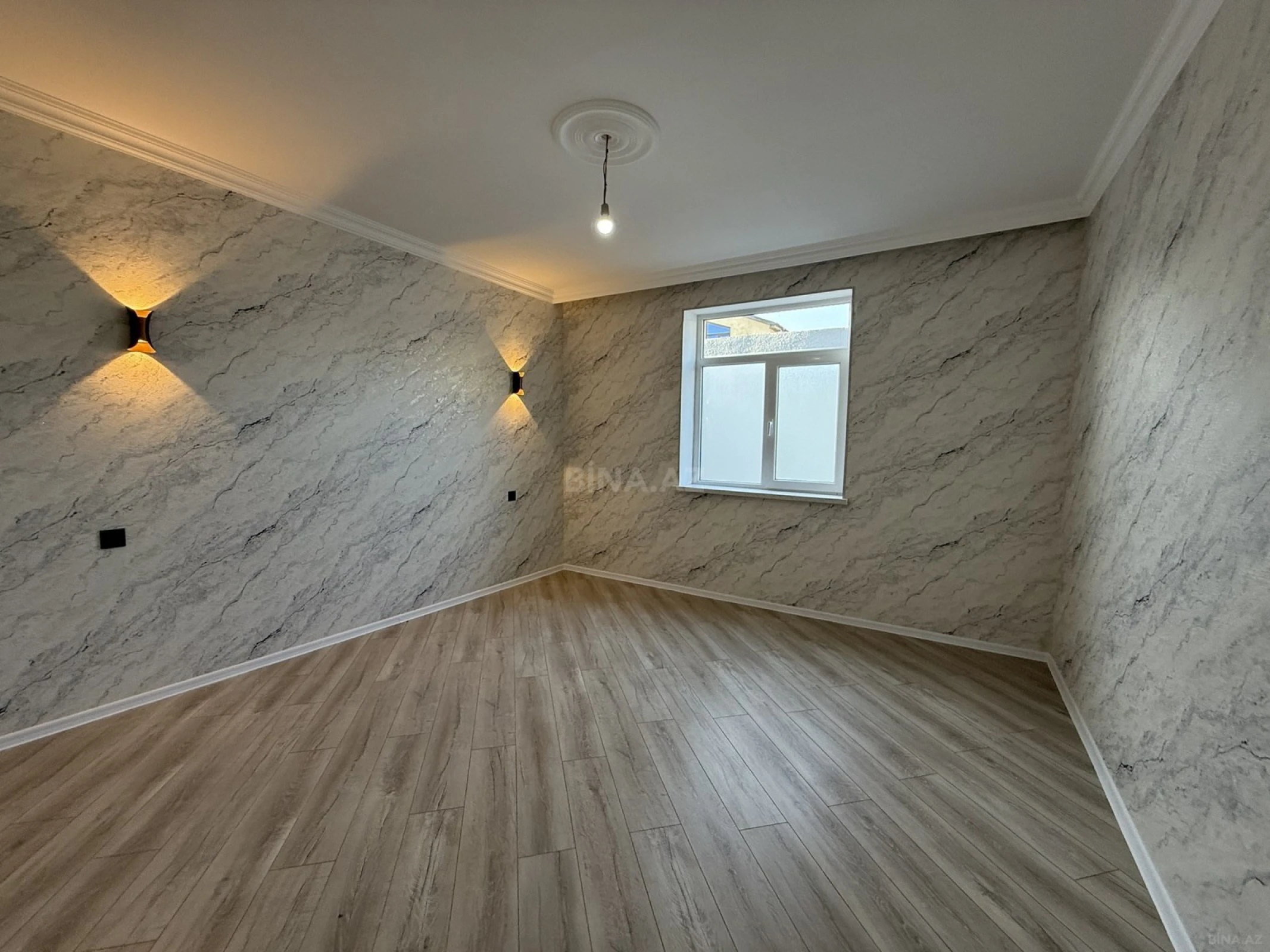 Satılır 5 otaqlı həyət evi 210 m²