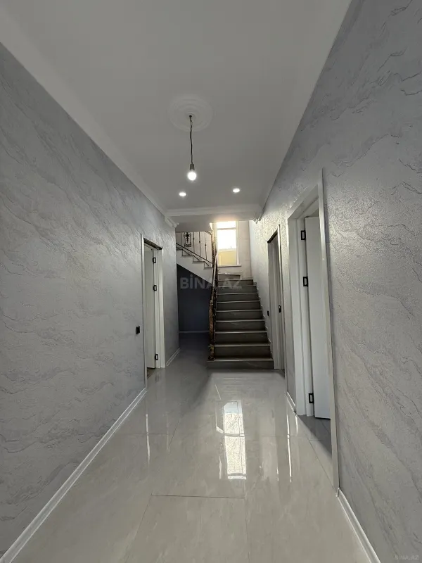 Satılır 5 otaqlı həyət evi 210 m²