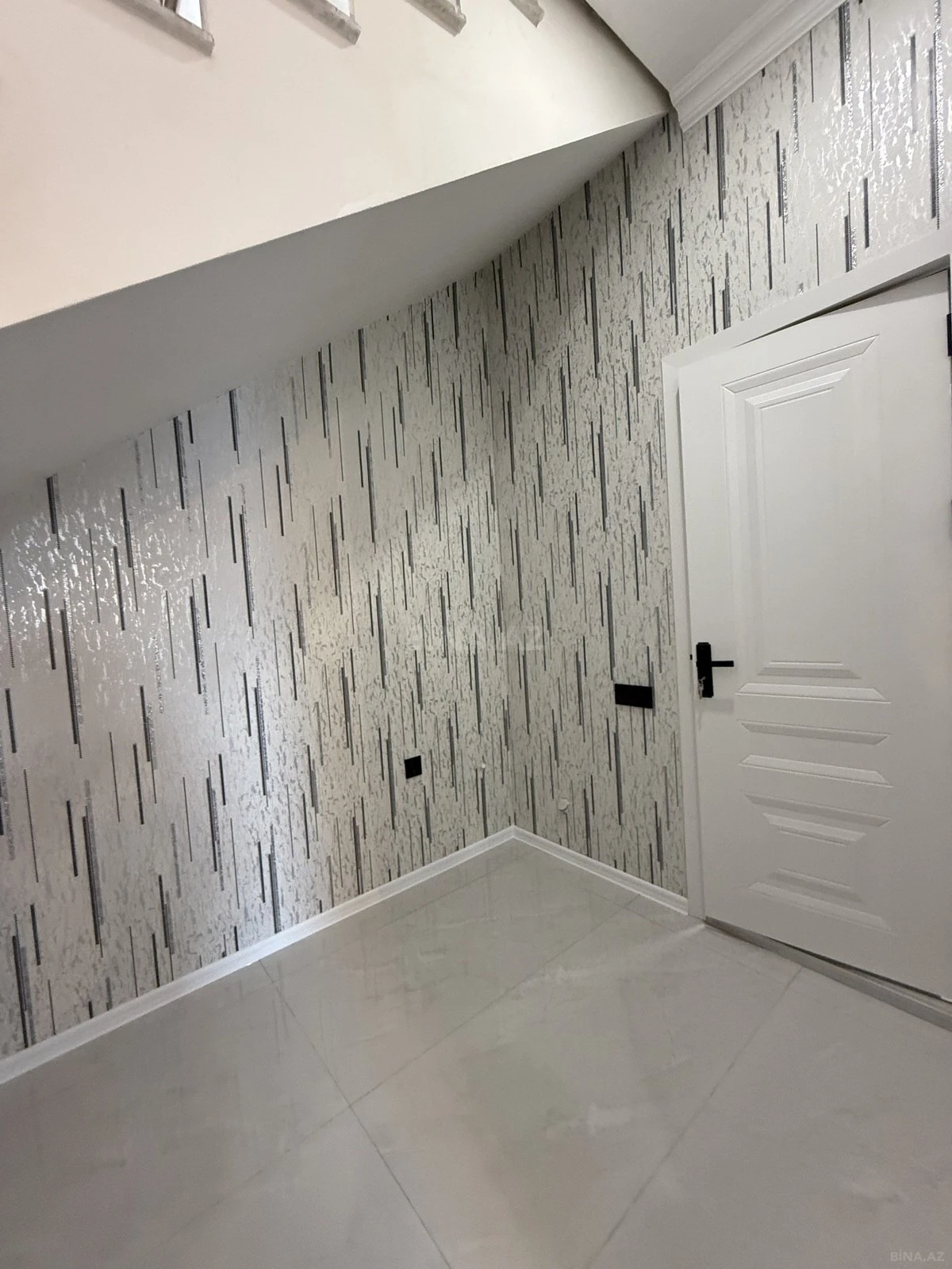 Satılır 5 otaqlı həyət evi 210 m²