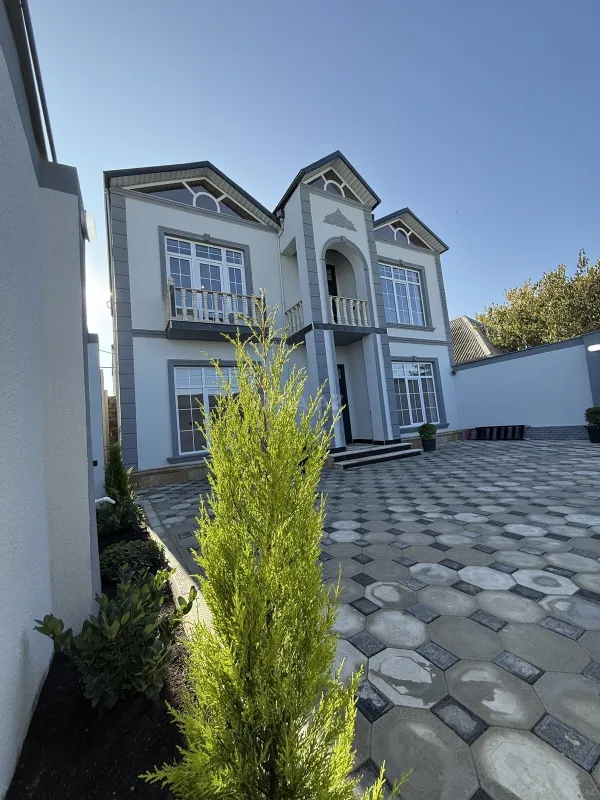Satılır 5 otaqlı həyət evi 210 m²