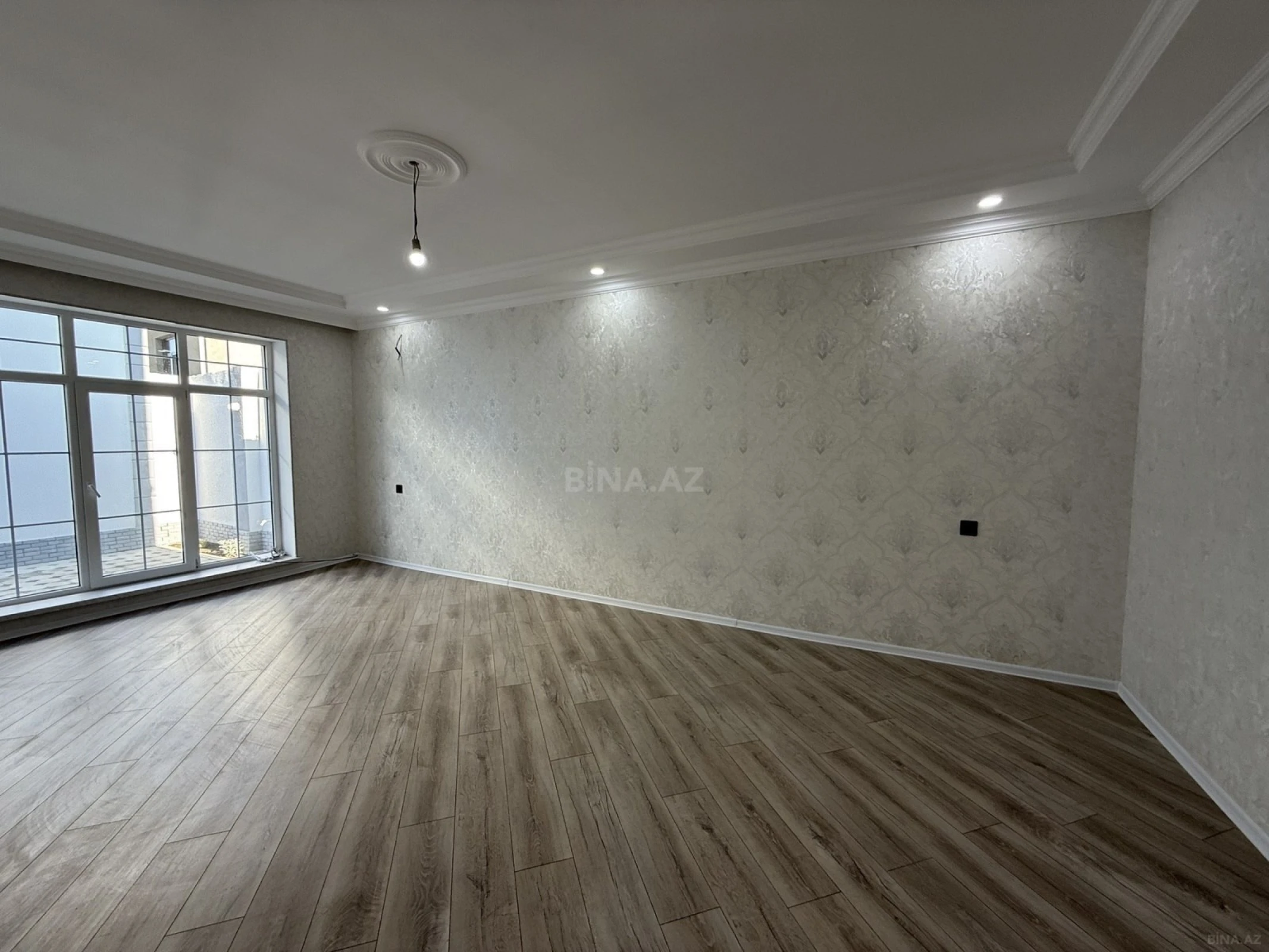 Satılır 5 otaqlı həyət evi 210 m²