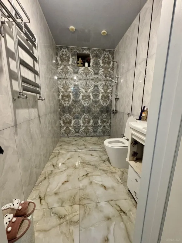 Satılır 4 otaqlı həyət evi 200 m²