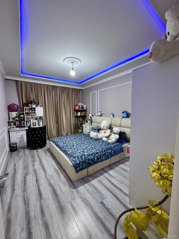 Satılır 4 otaqlı həyət evi 200 m²