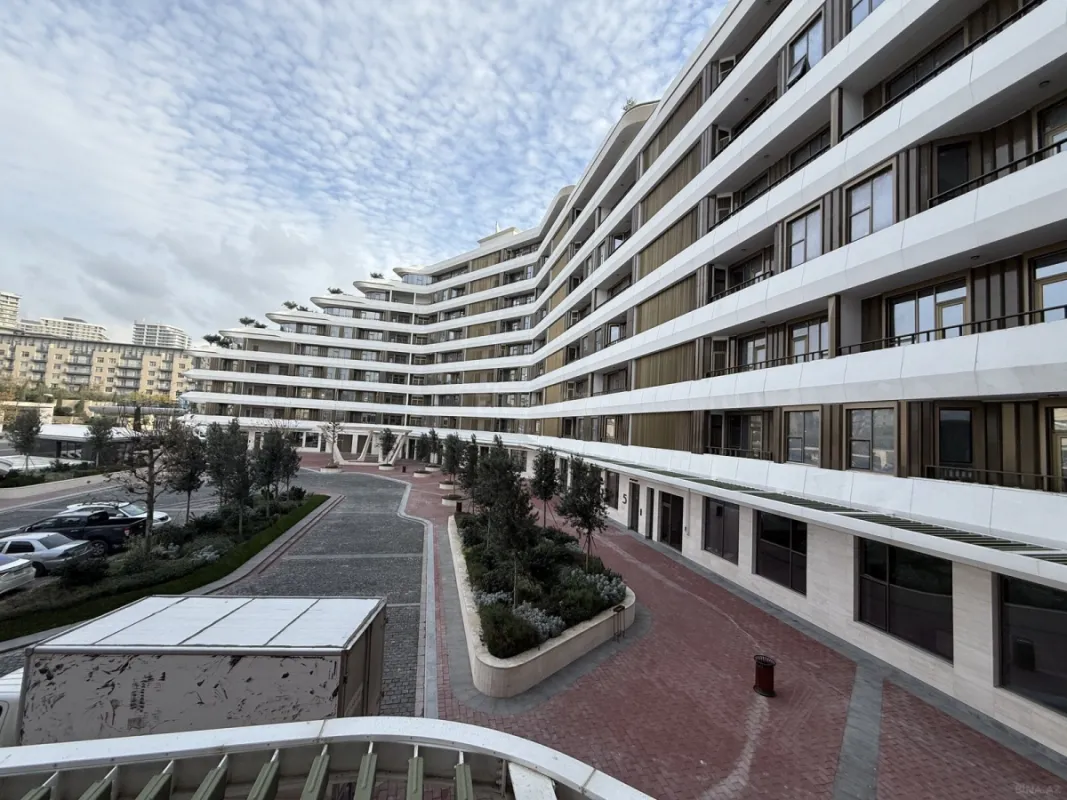 Satılır 3 otaqlı mənzil 140 m²