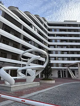 Satılır 3 otaqlı mənzil 140 m²