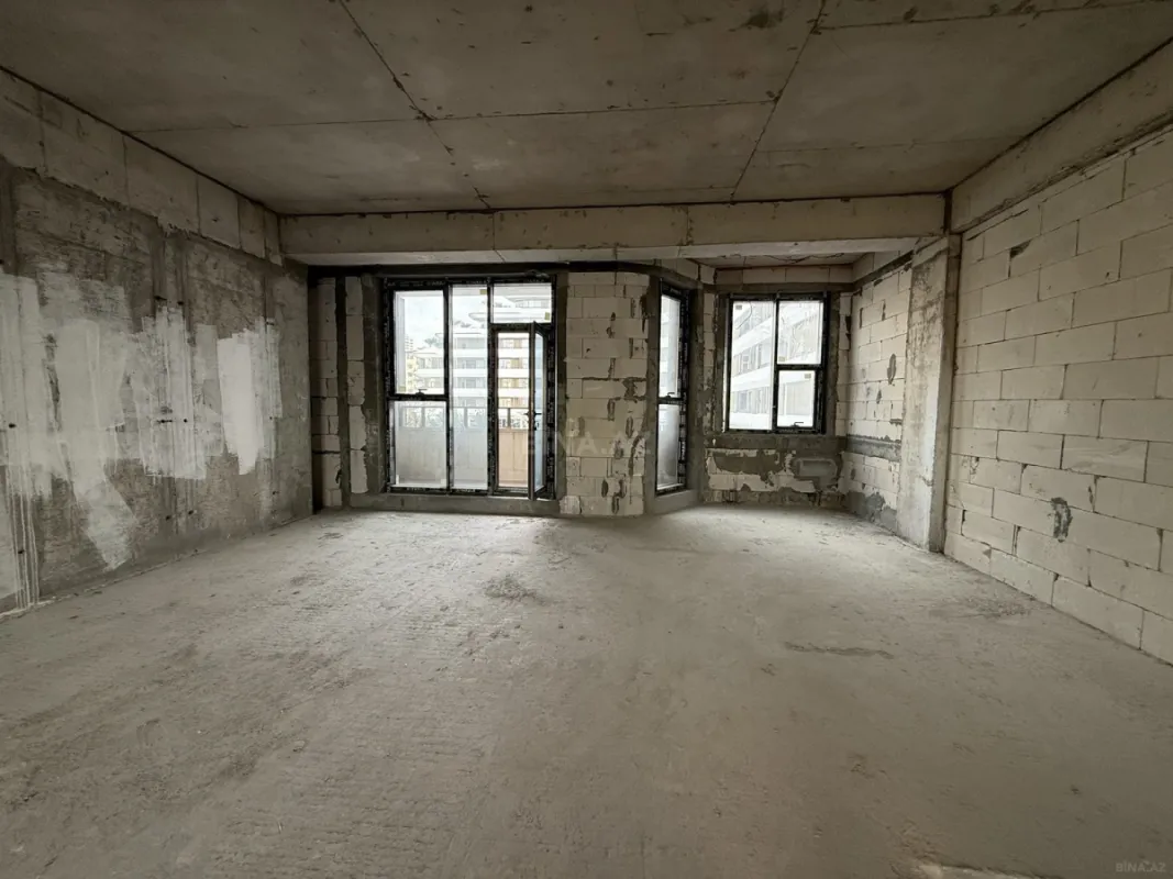 Satılır 3 otaqlı mənzil 140 m²