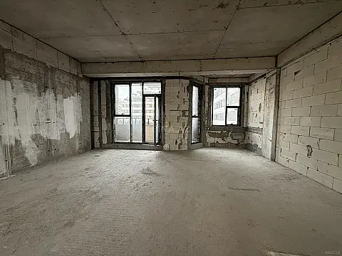 Satılır 3 otaqlı mənzil 140 m²